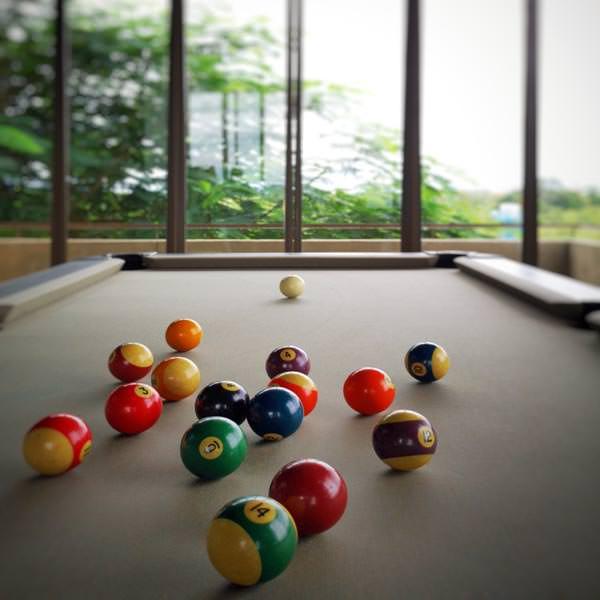 shutterstock playing pool 4 web o2ee 3a